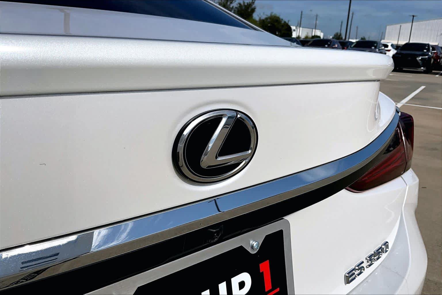 Used 2024 Lexus ES 350 Ultra Luxury w/ Accessory Package (Z2) FWD image 31