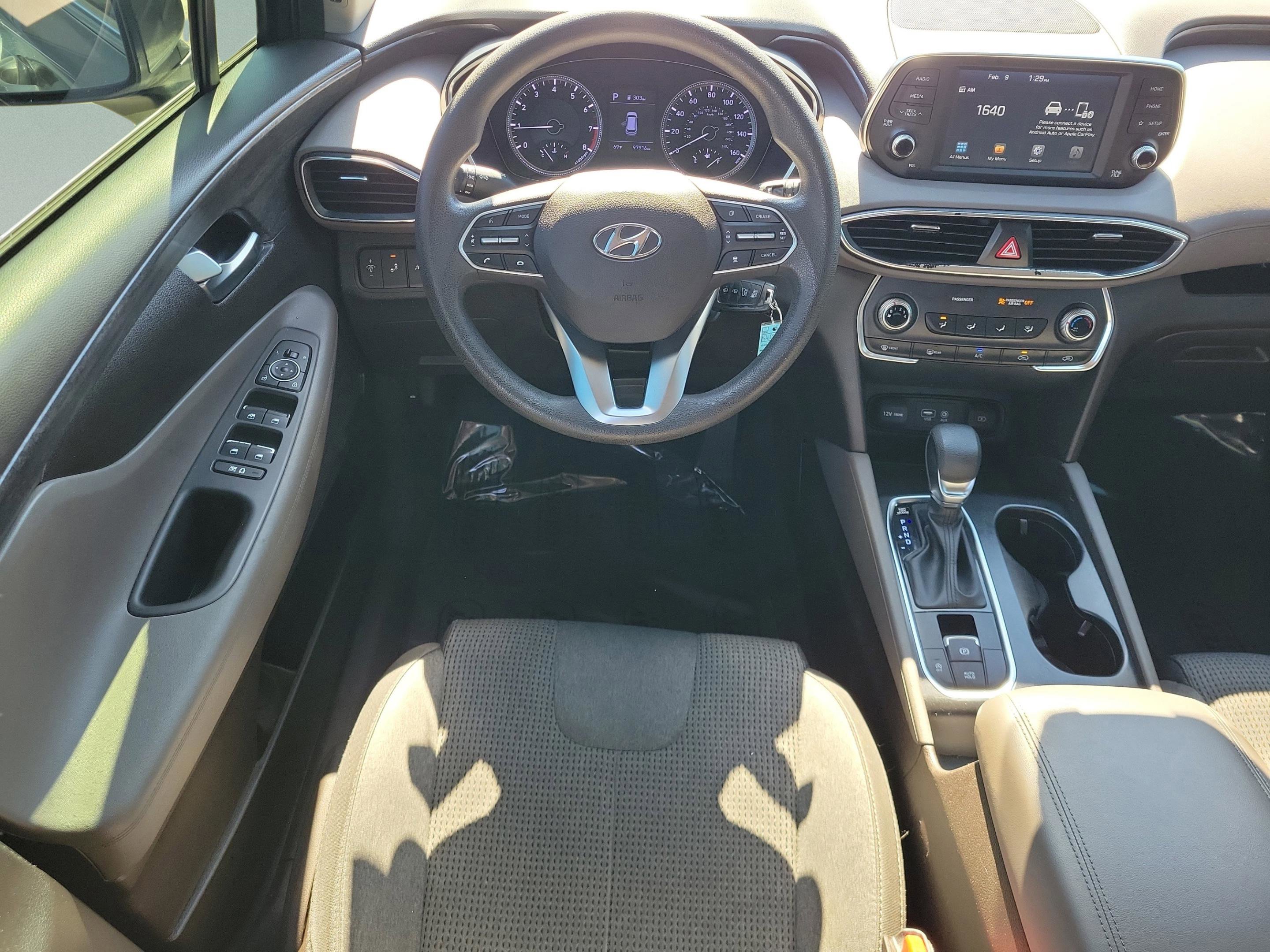 Used 2019 Hyundai Santa Fe SE image 15