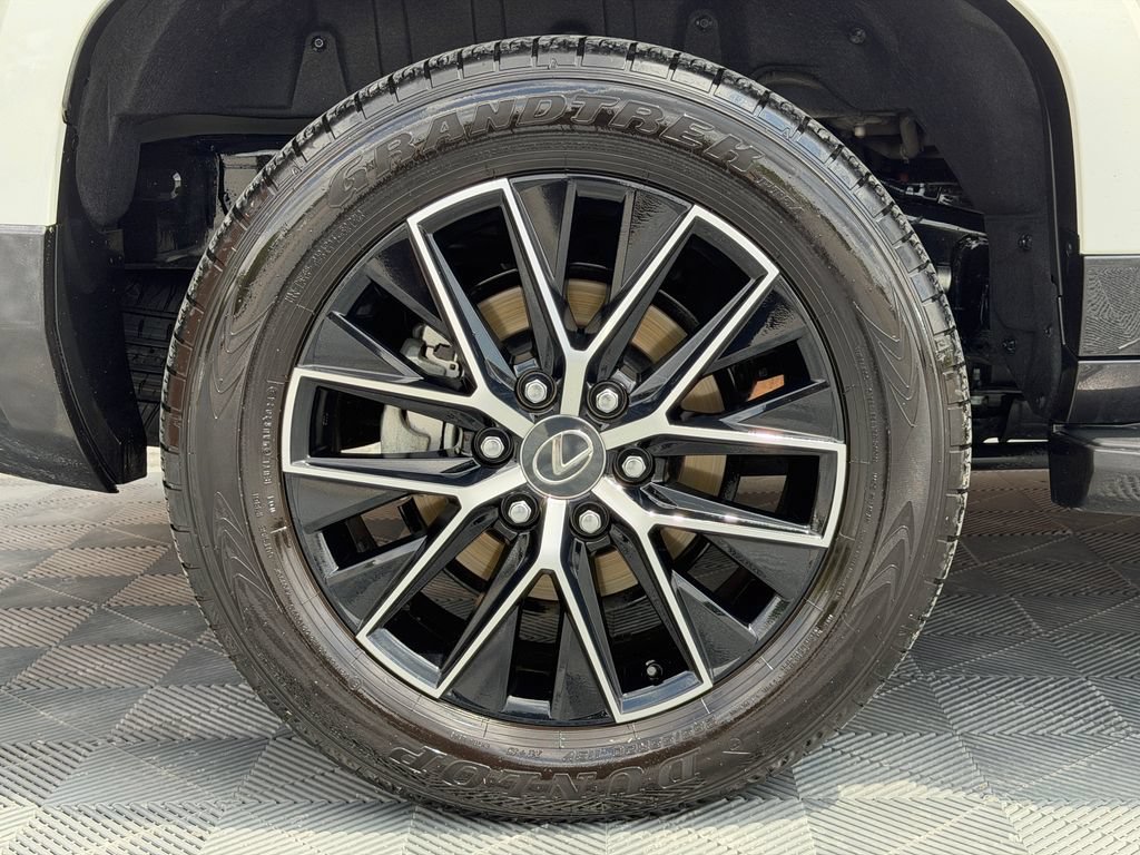 Used 2024 Lexus GX 550 w/ Accessory Package (31) AWD/4WD image 21