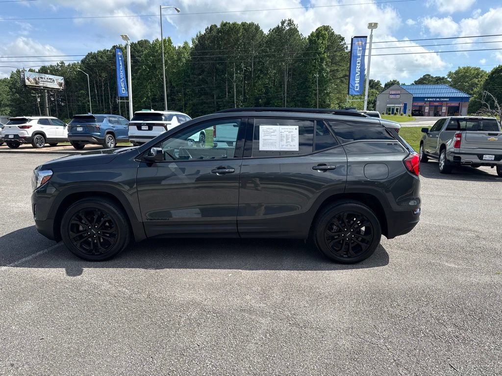 Used 2021 GMC Terrain SLE w/ Driver Convenience Package AWD/4WD image 3
