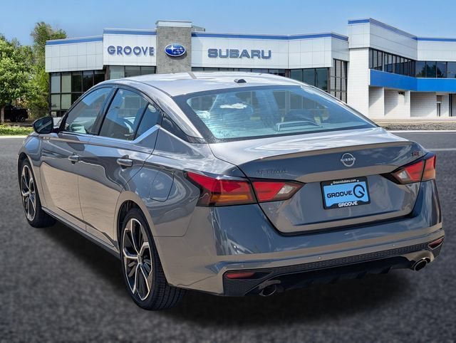 Used 2024 Nissan Altima 2.5 SR FWD image 3