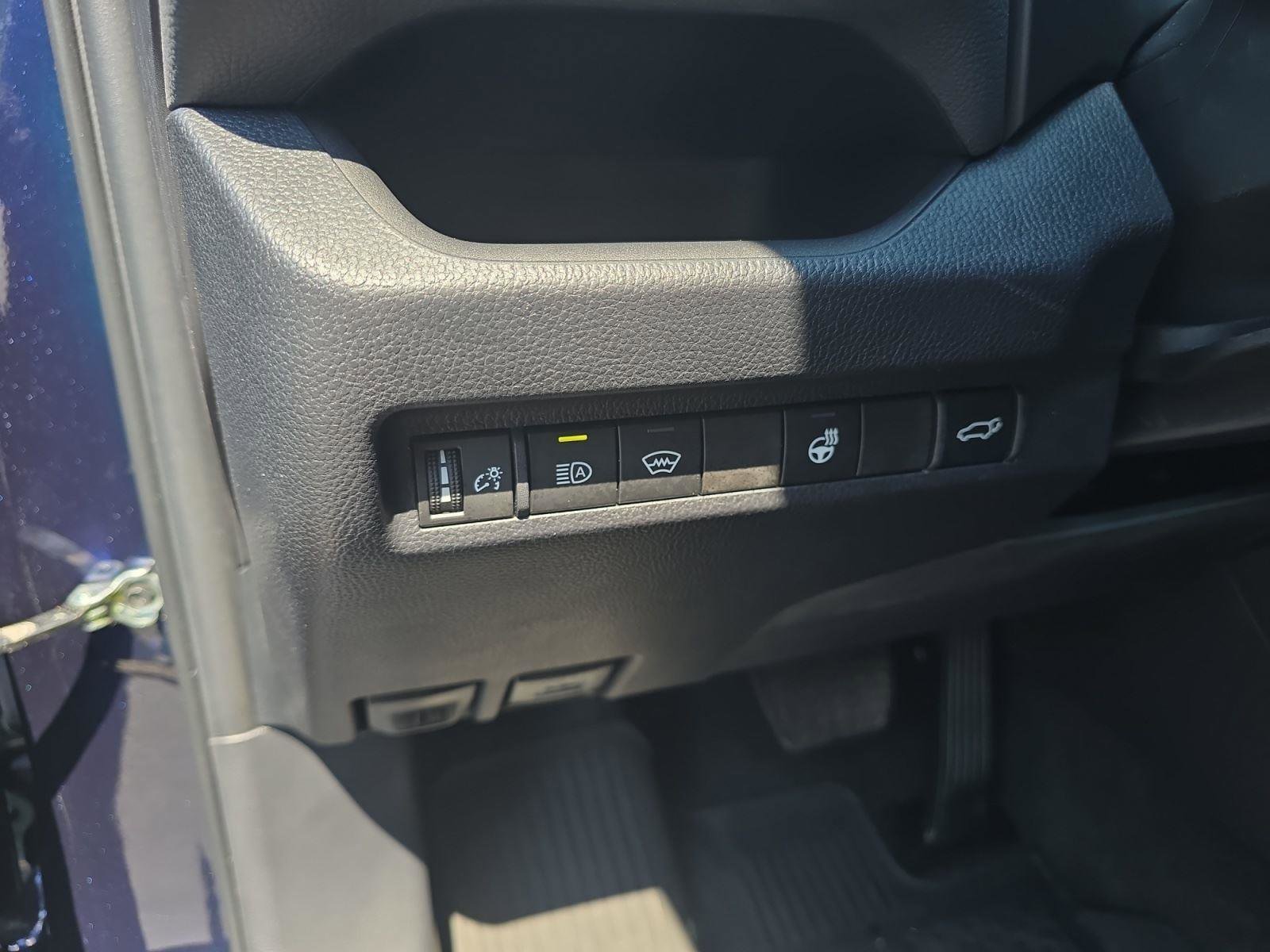 Used 2023 Toyota RAV4 XLE Premium AWD/4WD image 21