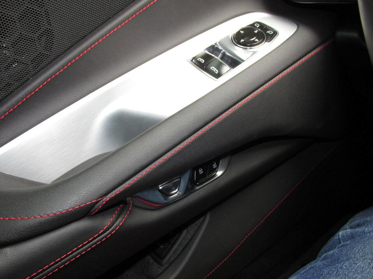 Used 2020 Chevrolet Corvette Stingray Coupe w/ Z51 Performance Package RWD image 80