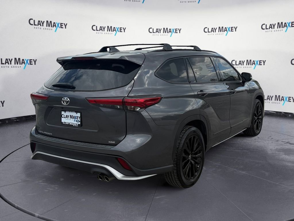 Used 2023 Toyota Highlander XSE image 5