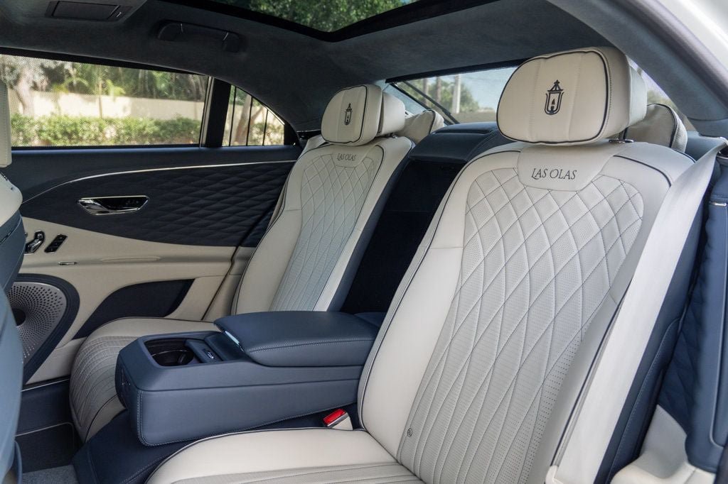 Used 2023 Bentley Flying Spur Azure AWD/4WD image 23