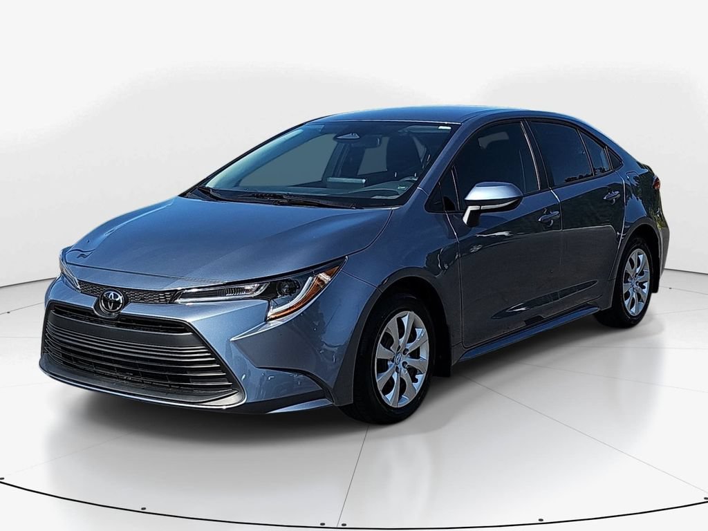 Used 2026 Toyota Corolla LE FWD image 11