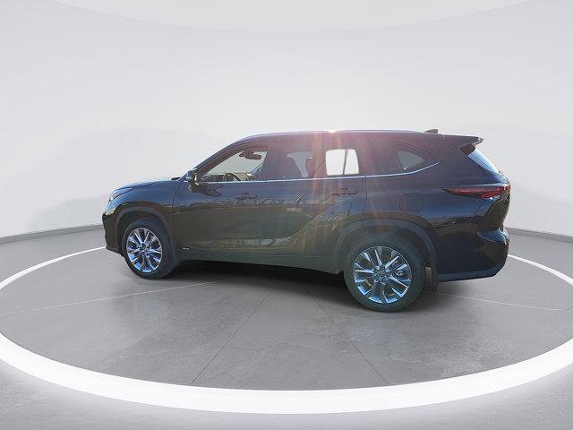 Certified 2026 Toyota Highlander Limited image 8