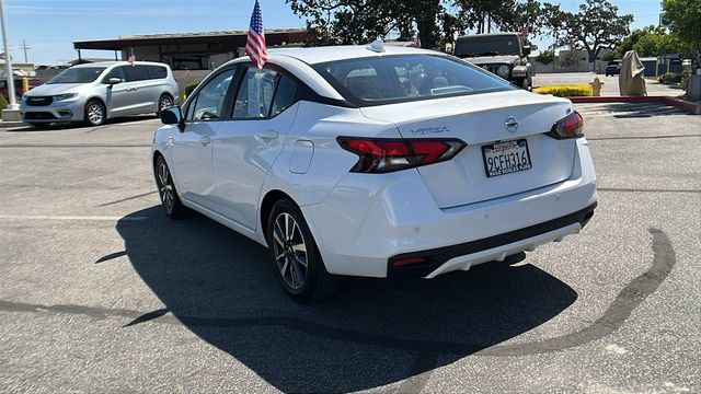 Used 2022 Nissan Versa SV FWD image 5