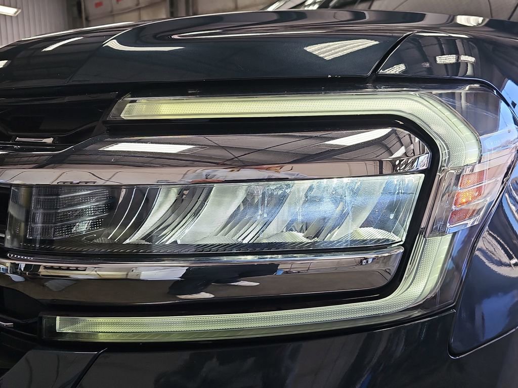 Used 2022 Ford Expedition Limited image 32