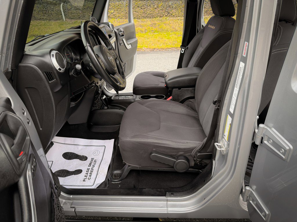 Used 2013 Jeep Wrangler Unlimited Sahara w/ Connectivity Group image 13