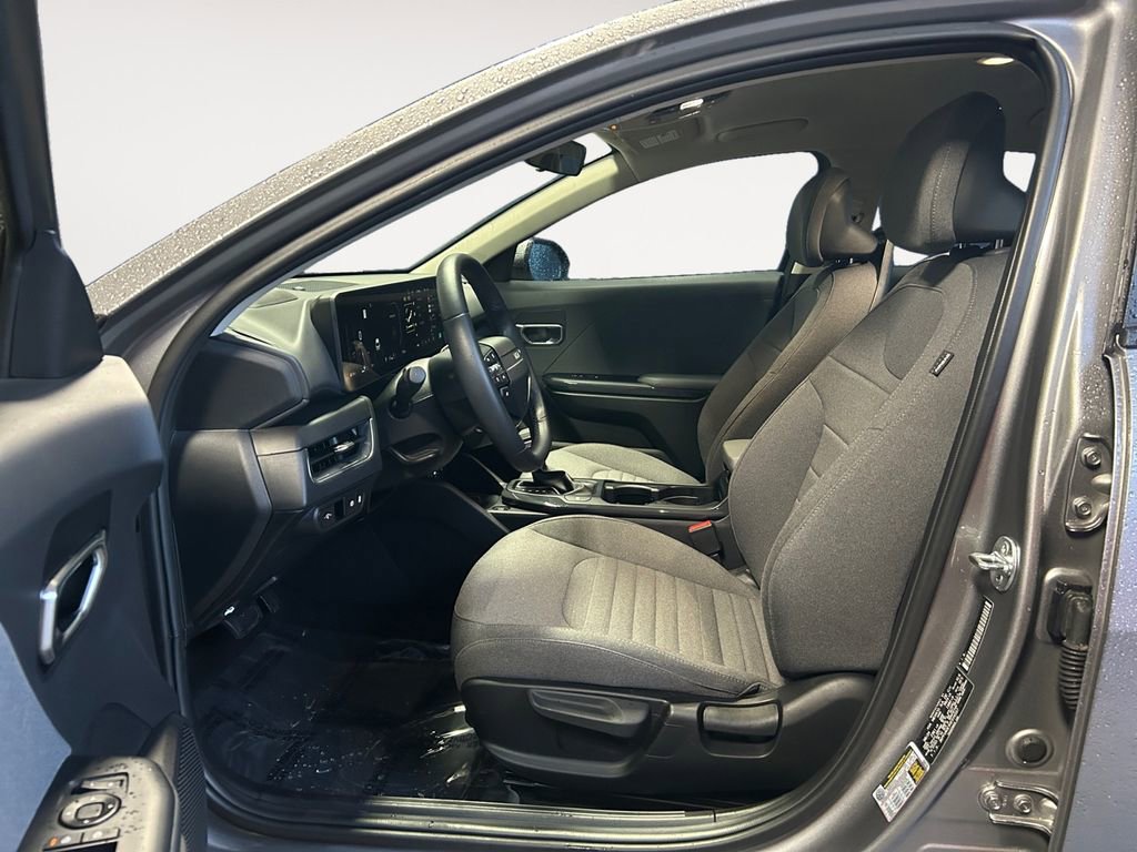 Used 2025 Kia K4 EX image 15