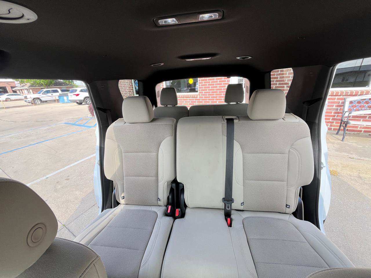 Used 2022 Chevrolet Traverse LS image 12