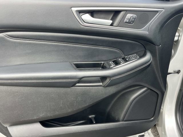 Used 2017 Ford Edge Titanium w/ Technology Package FWD image 32