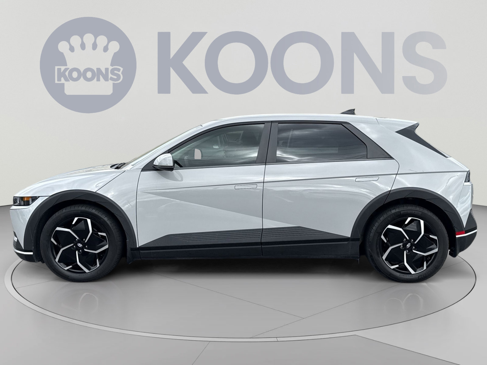 Used 2024 Hyundai Ioniq 5 SEL RWD image 2