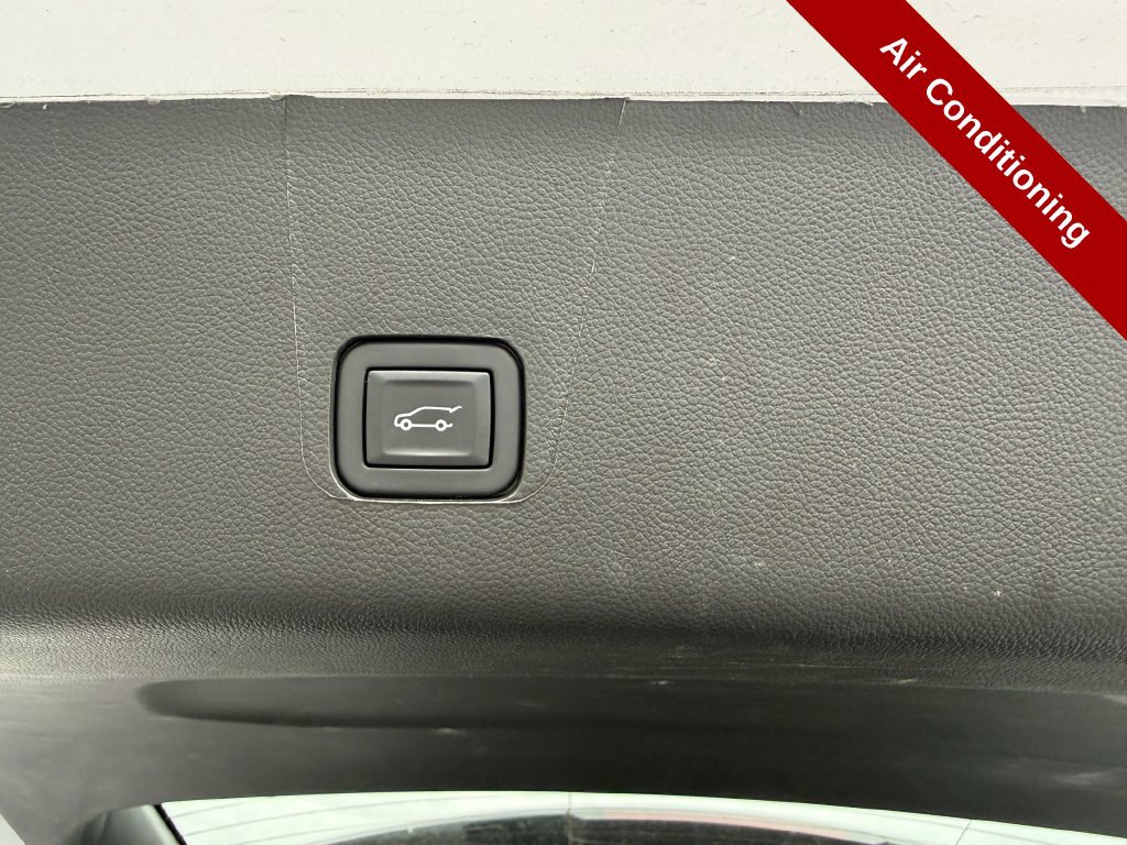 Used 2023 Chevrolet Traverse LT w/ LPO, Floor Liner Package AWD/4WD image 36