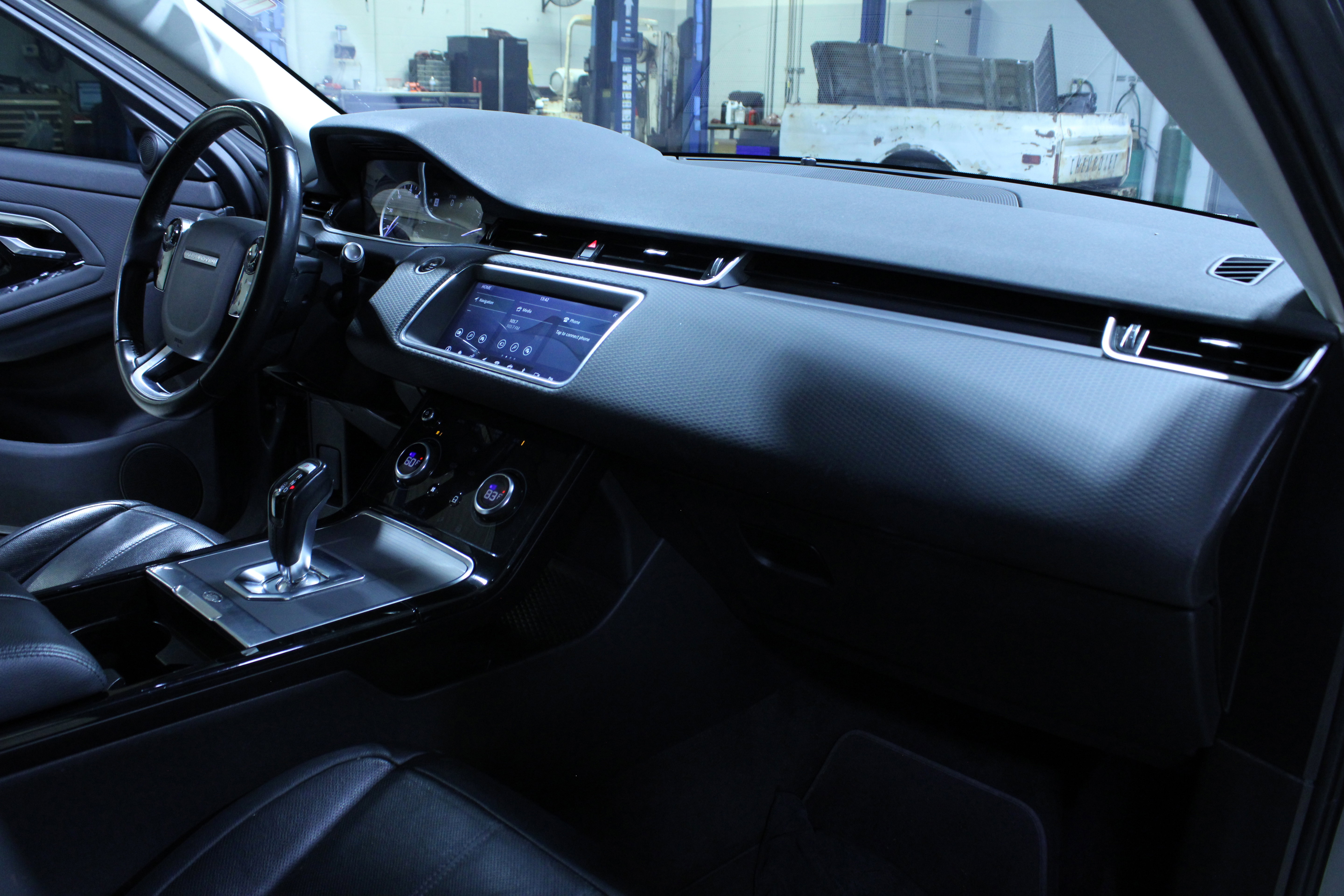 Used 2020 Land Rover Range Rover Evoque S image 28