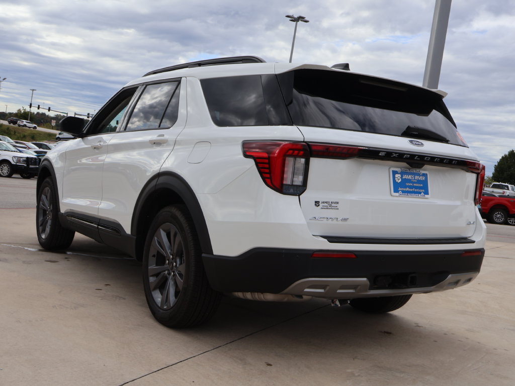 New 2026 Ford Explorer Active AWD/4WD image 3