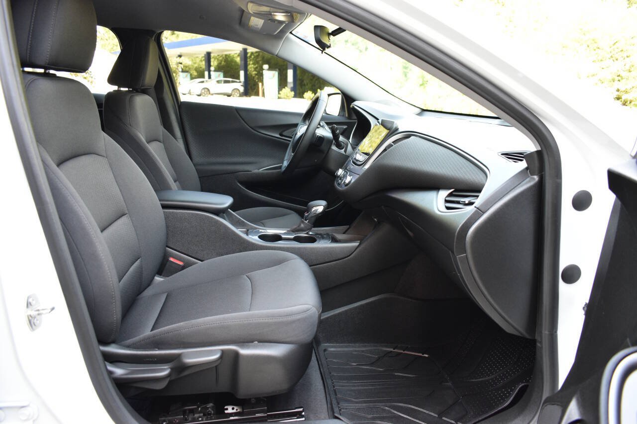 Used 2023 Chevrolet Malibu RS FWD image 8