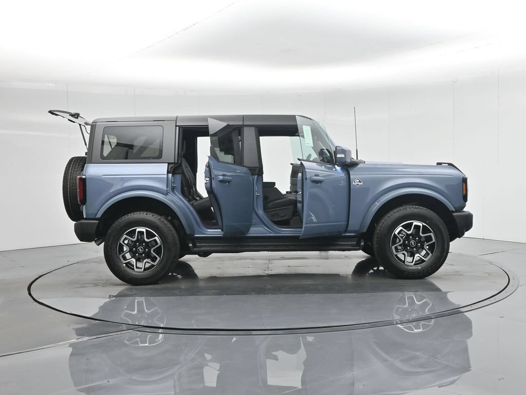 New 2025 Ford Bronco Outer Banks AWD/4WD image 4