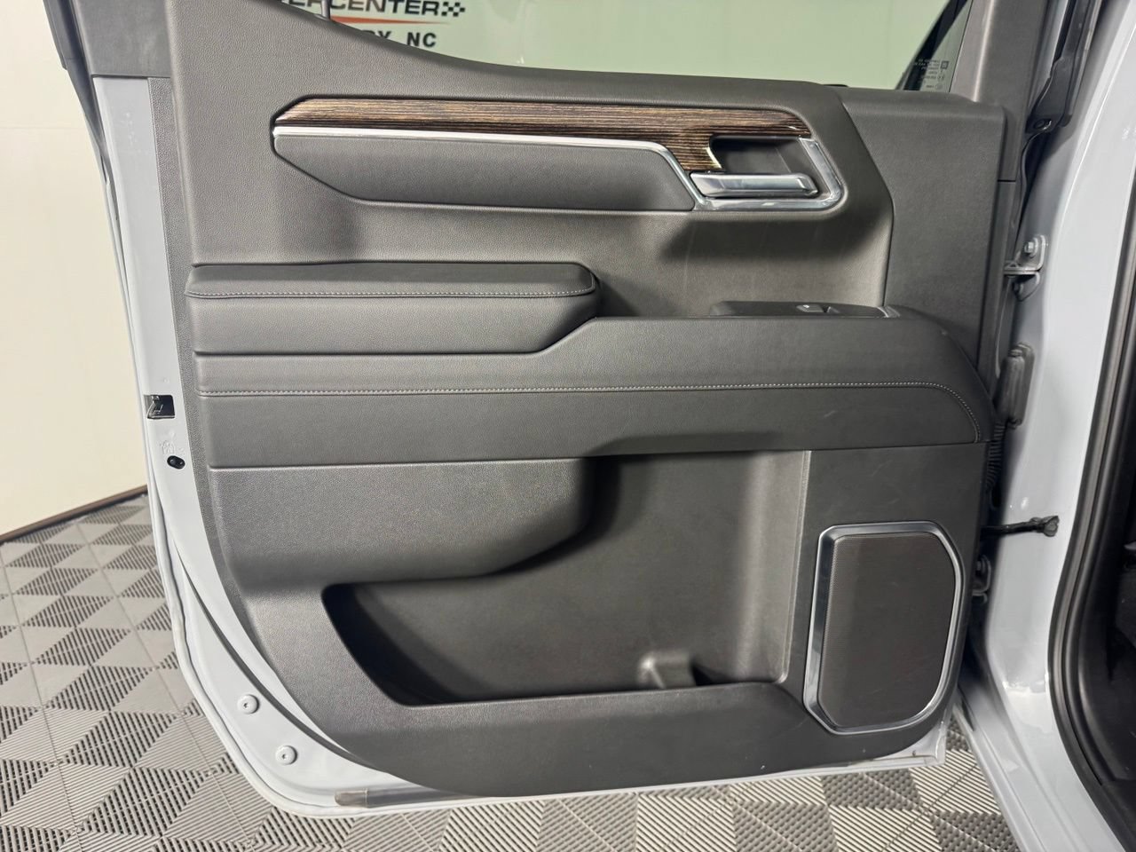 Used 2024 GMC Sierra 1500 Elevation AWD/4WD image 25