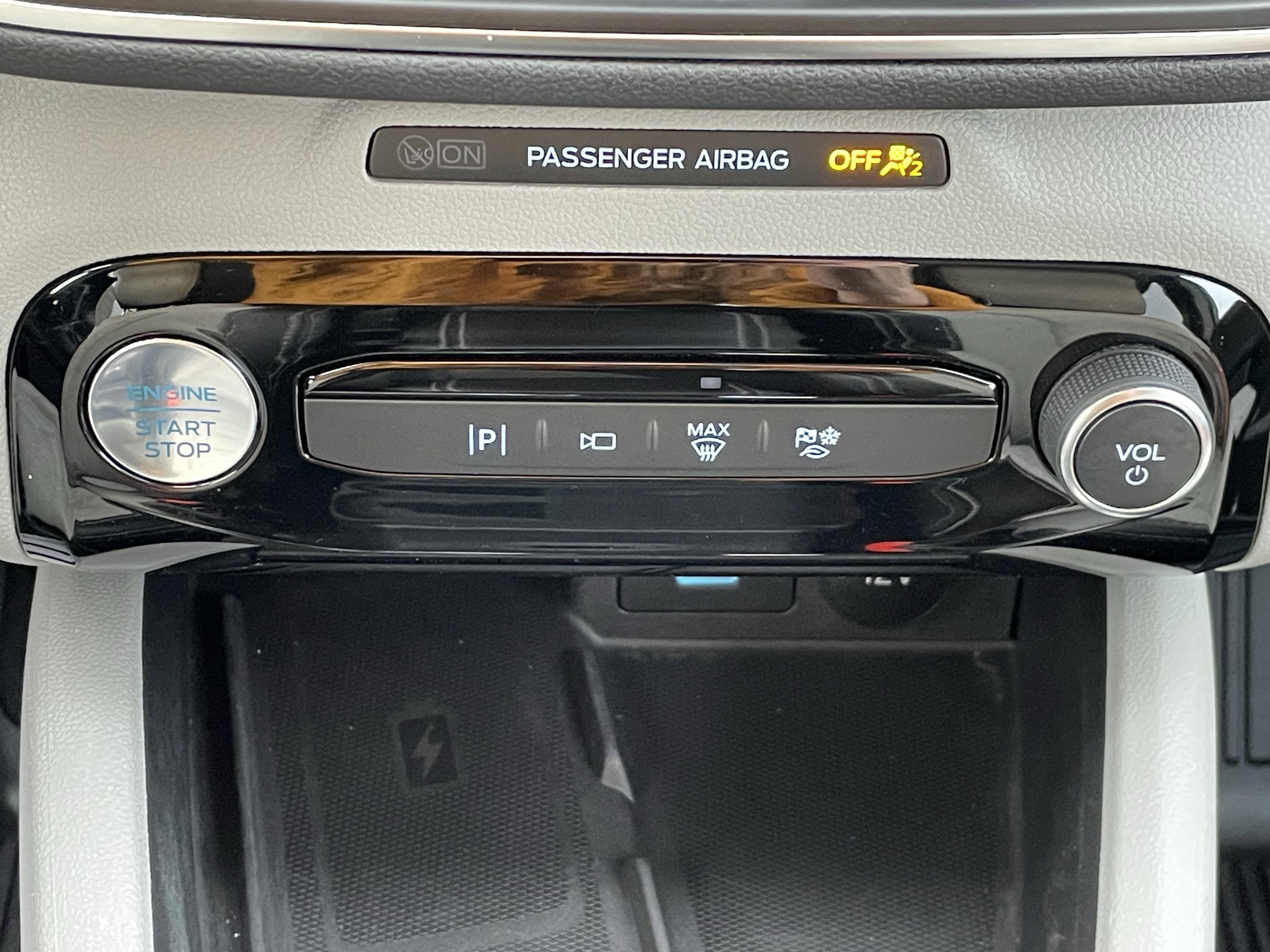 Used 2023 Ford Escape SE w/ PHEV Premium Package image 27