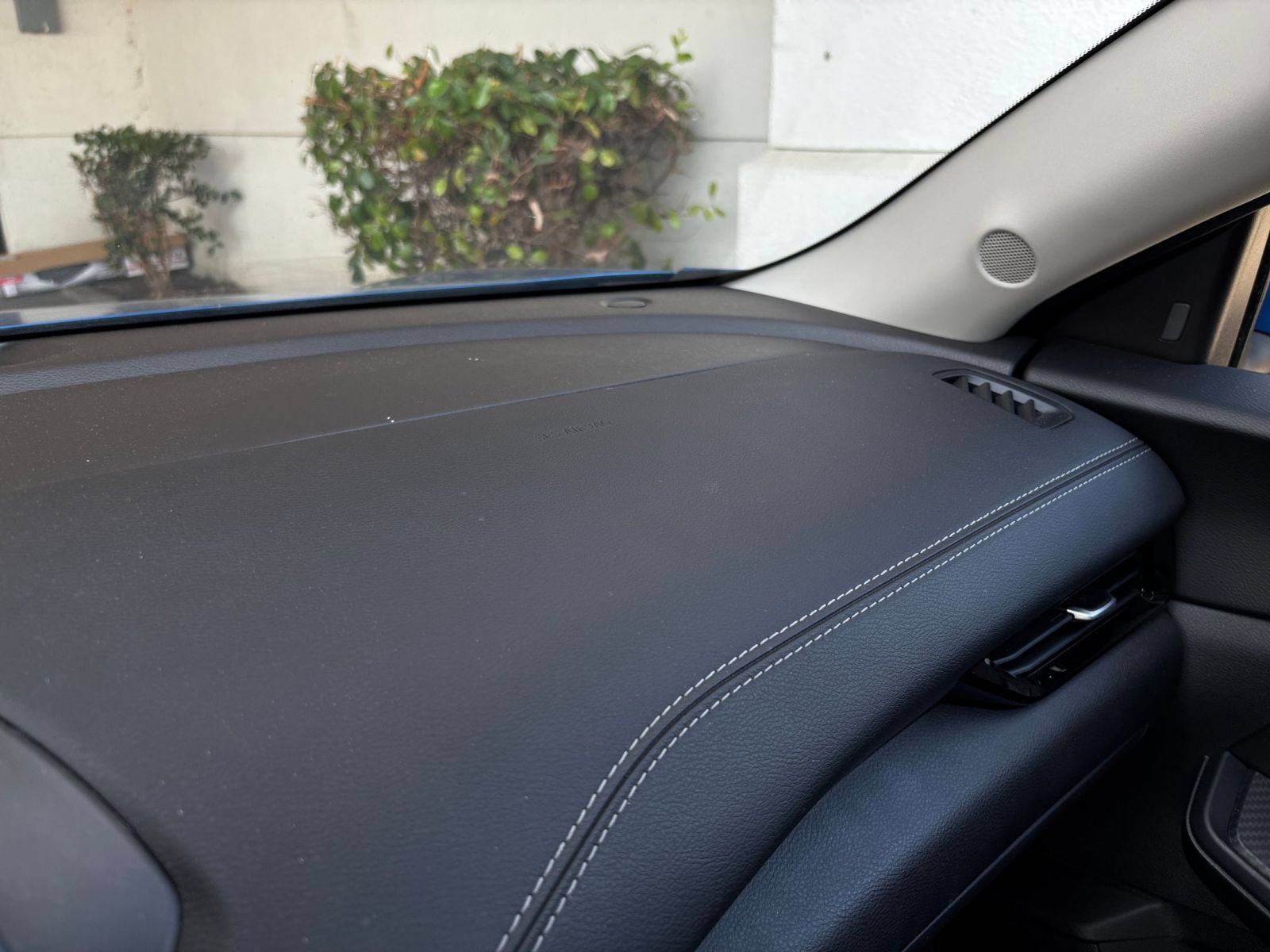 Used 2025 Nissan Sentra SV FWD image 34