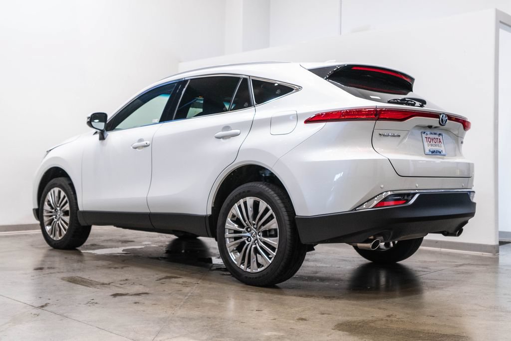 Certified 2024 Toyota Venza XLE AWD/4WD image 7