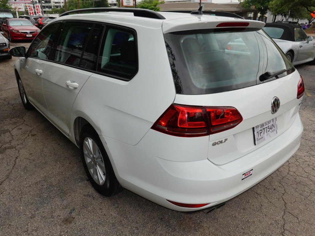 Used 2017 Volkswagen Golf S image 5