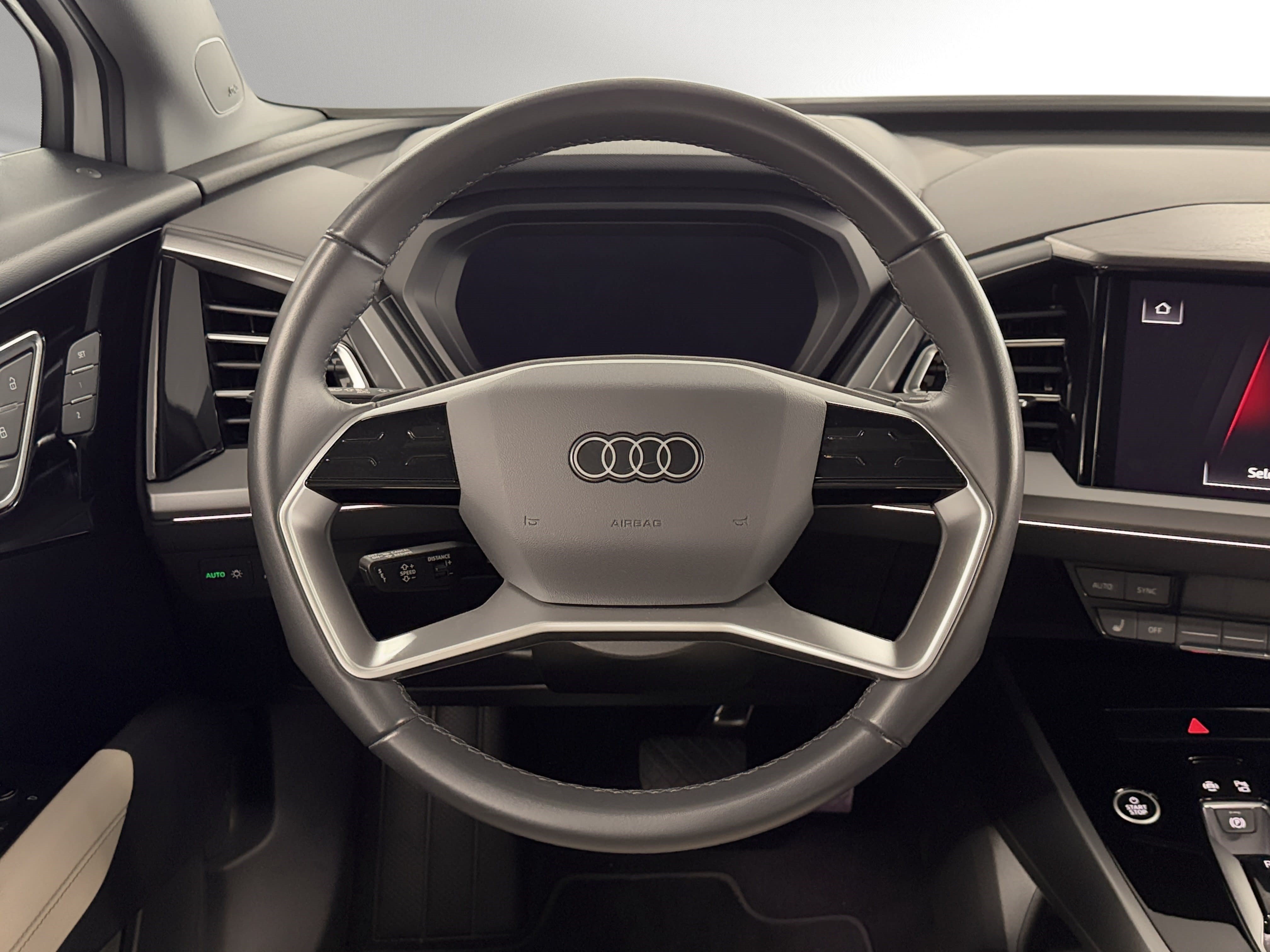Used 2024 Audi Q4 e-tron Prestige AWD/4WD image 20