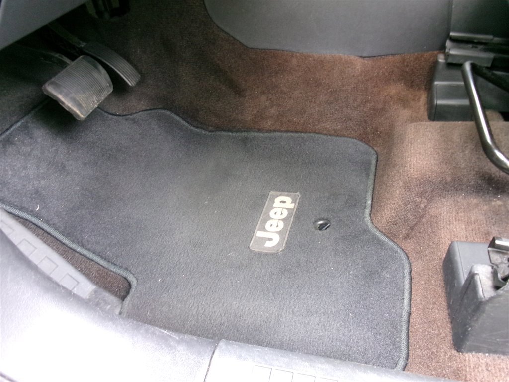 Used 2014 Jeep Compass Latitude w/ Sun/Sound Group FWD image 13