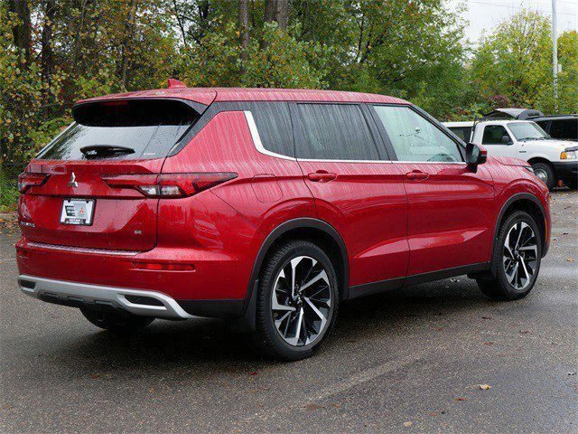 Used 2022 Mitsubishi Outlander SE image 7