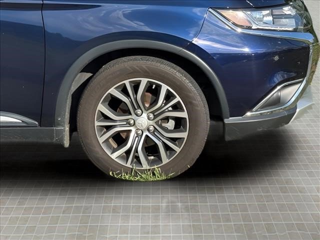 Used 2016 Mitsubishi Outlander SEL AWD/4WD image 10
