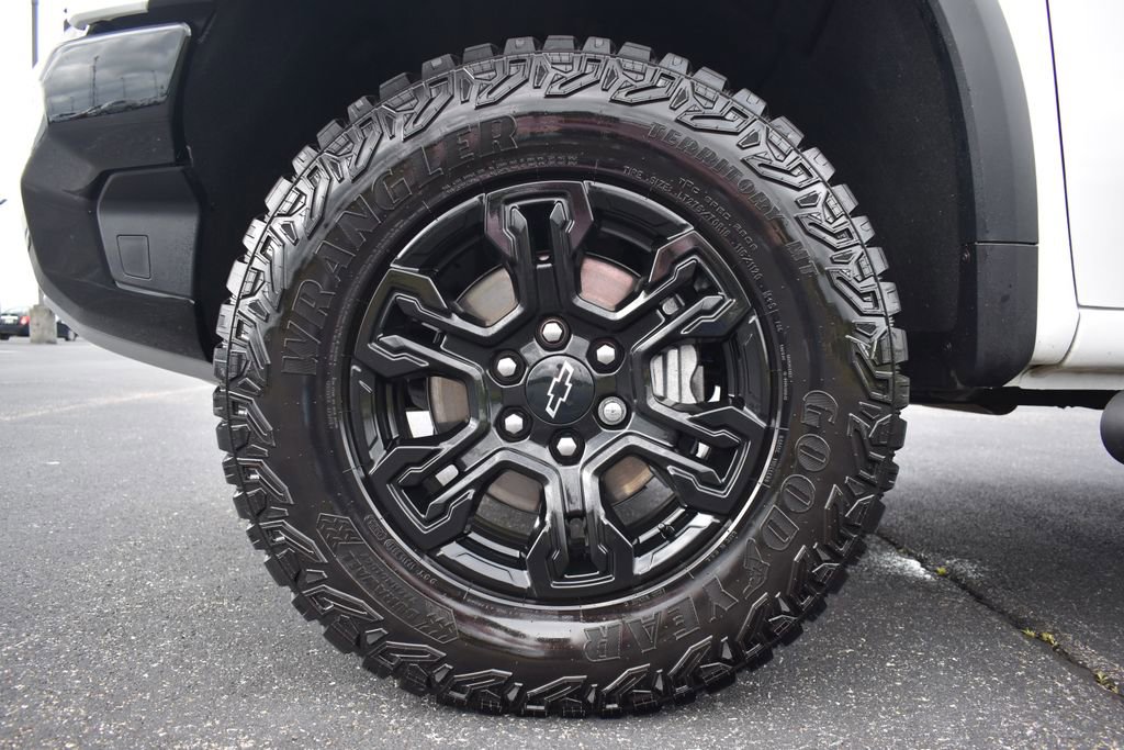 Used 2023 Chevrolet Silverado 1500 ZR2 AWD/4WD image 16