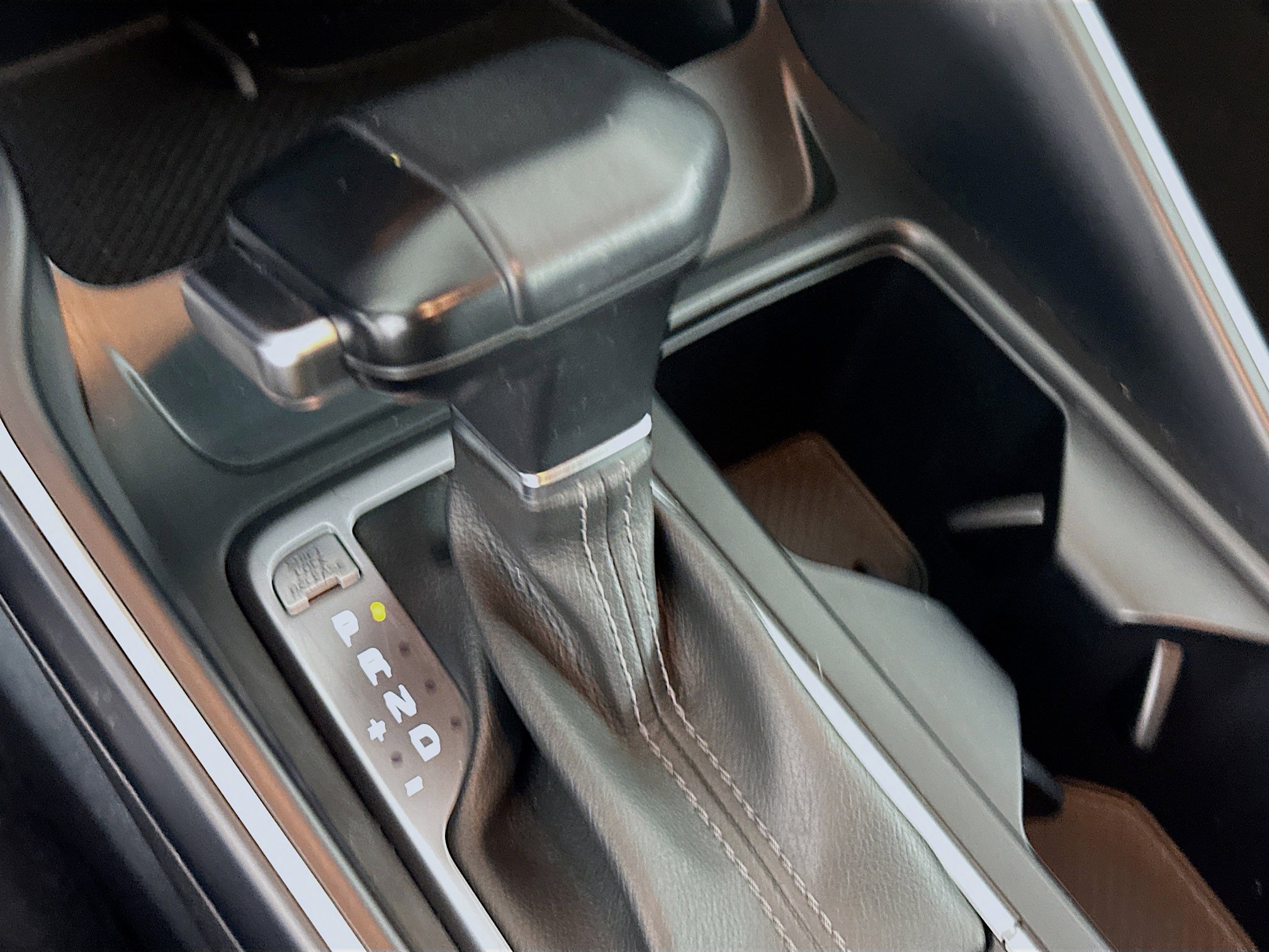 Used 2024 Kia Sorento S image 25