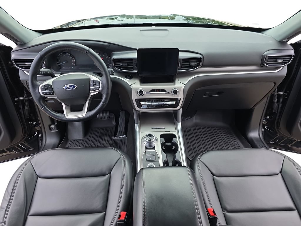 Used 2022 Ford Explorer XLT w/ Equipment Group 202A AWD/4WD image 9