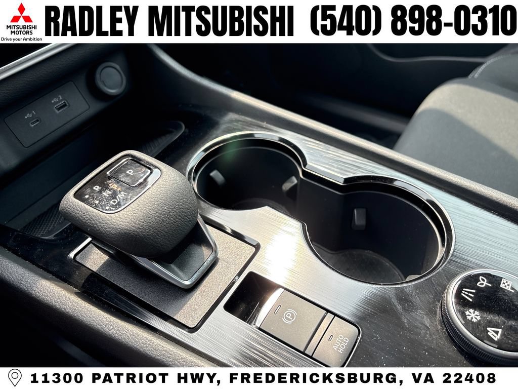 Used 2023 Nissan Rogue S AWD/4WD image 11
