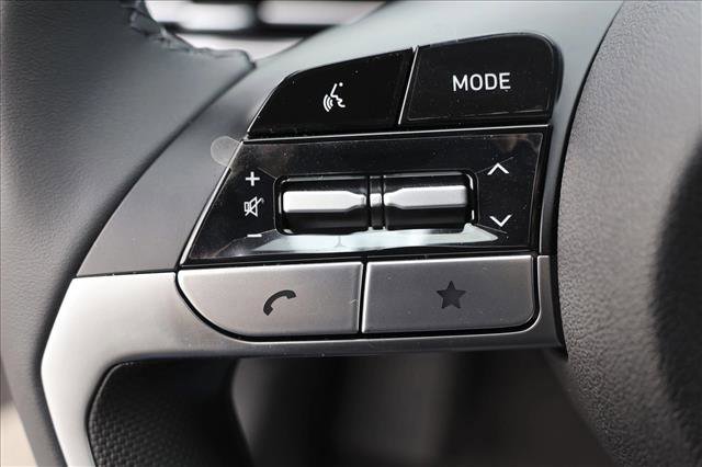New 2025 Hyundai Elantra SEL image 14
