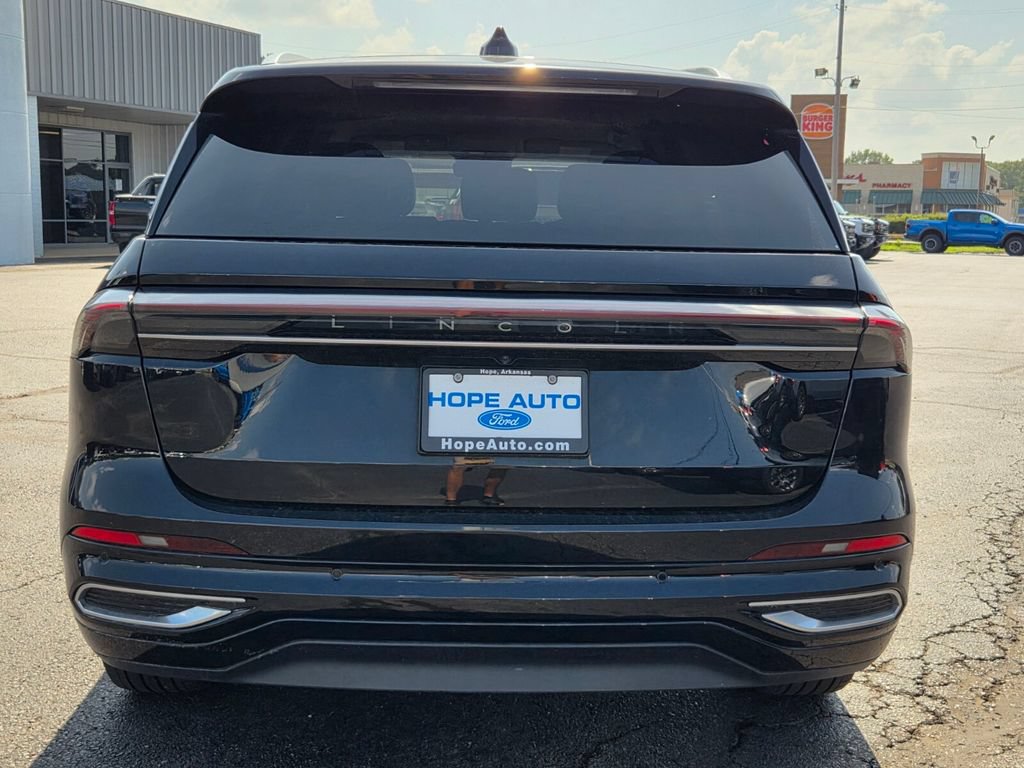 Used 2024 Lincoln Nautilus Reserve AWD/4WD image 4
