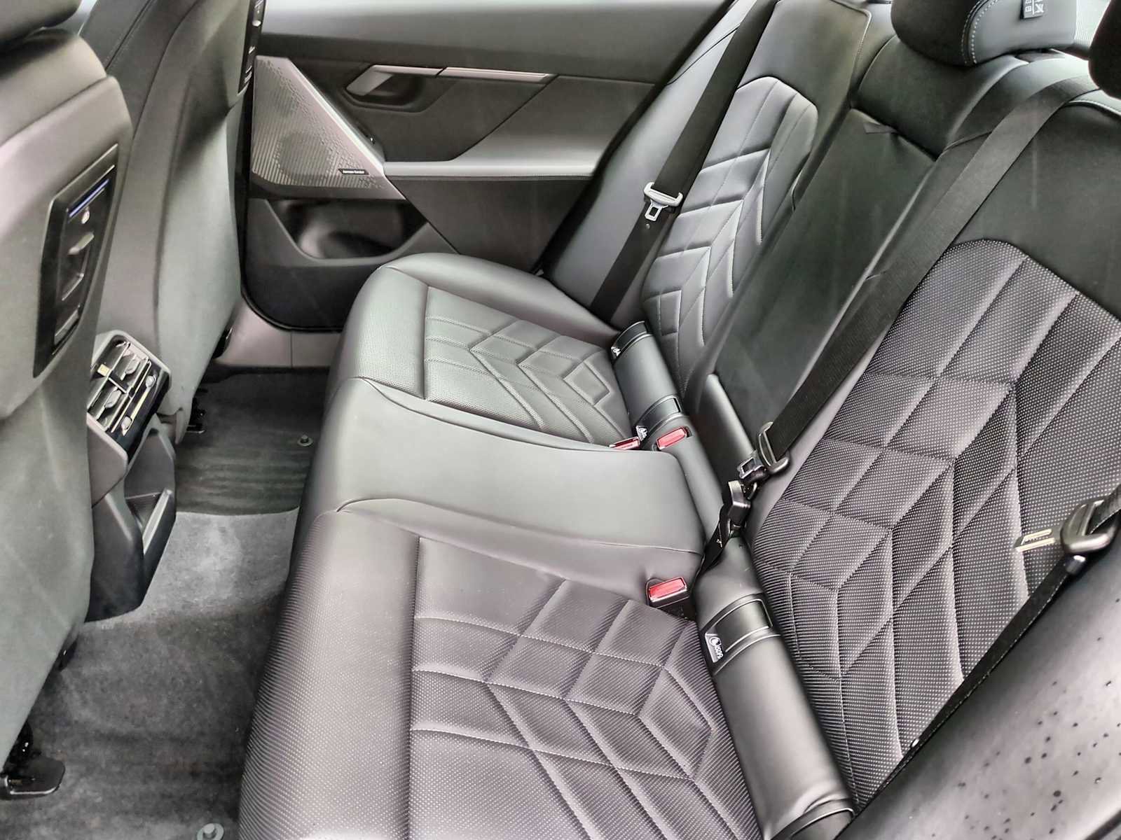 Used 2025 BMW 530i xDrive w/ Premium Package image 21