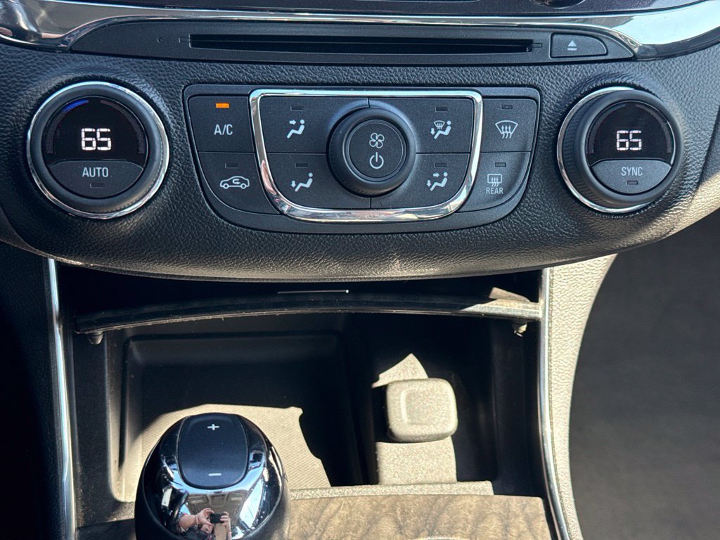 Used 2014 Chevrolet Impala LT FWD image 9