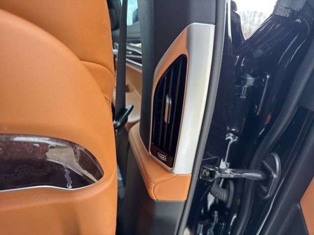 Used 2021 BMW 750i xDrive w/ M Sport Package image 50