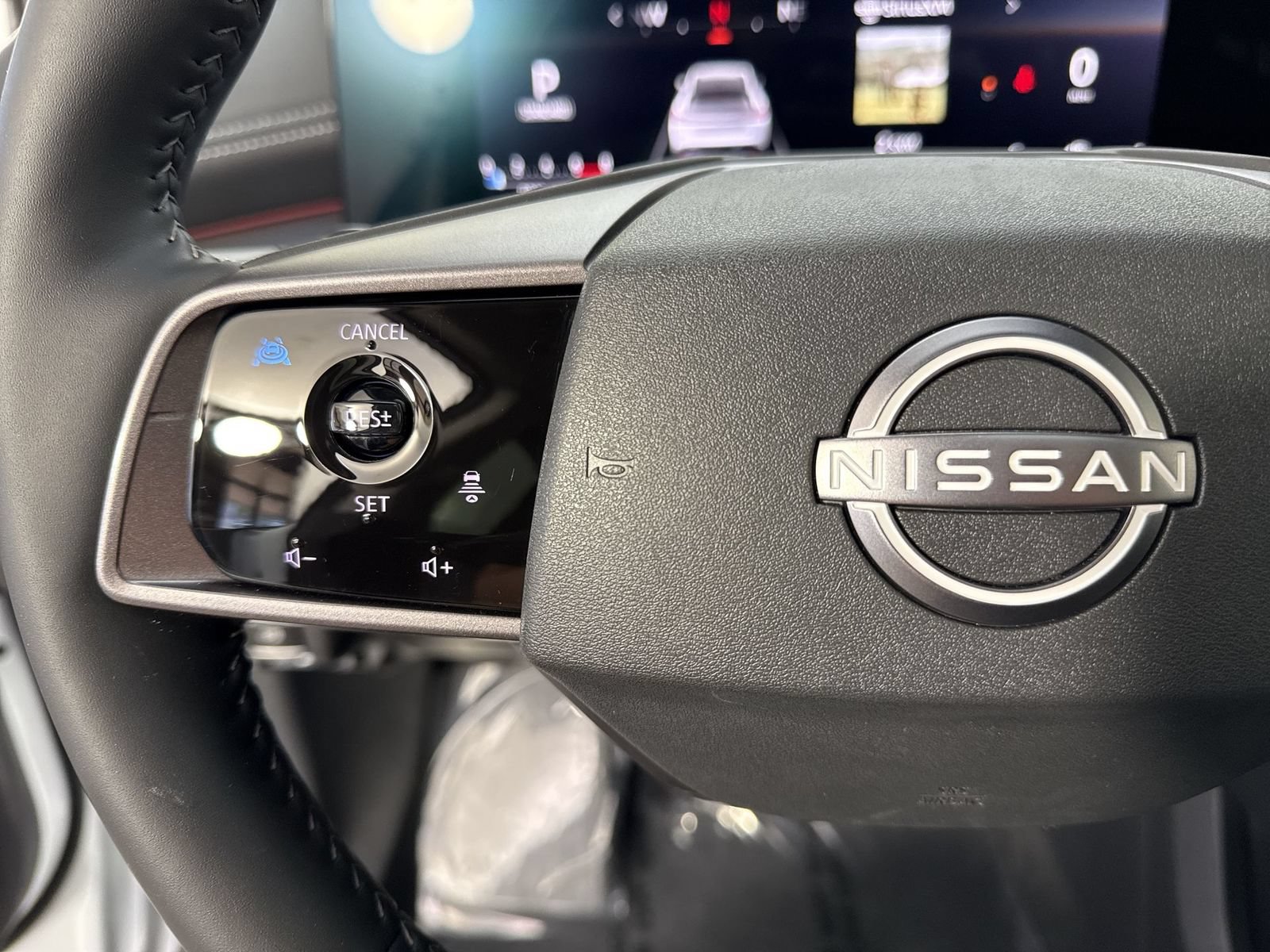 Used 2025 Nissan Murano SL AWD/4WD image 13