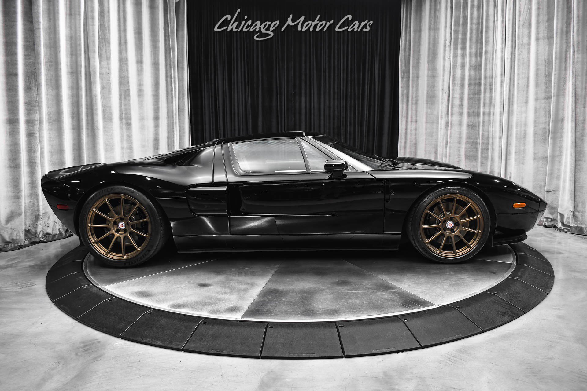 Used 2006 Ford GT RWD image 34
