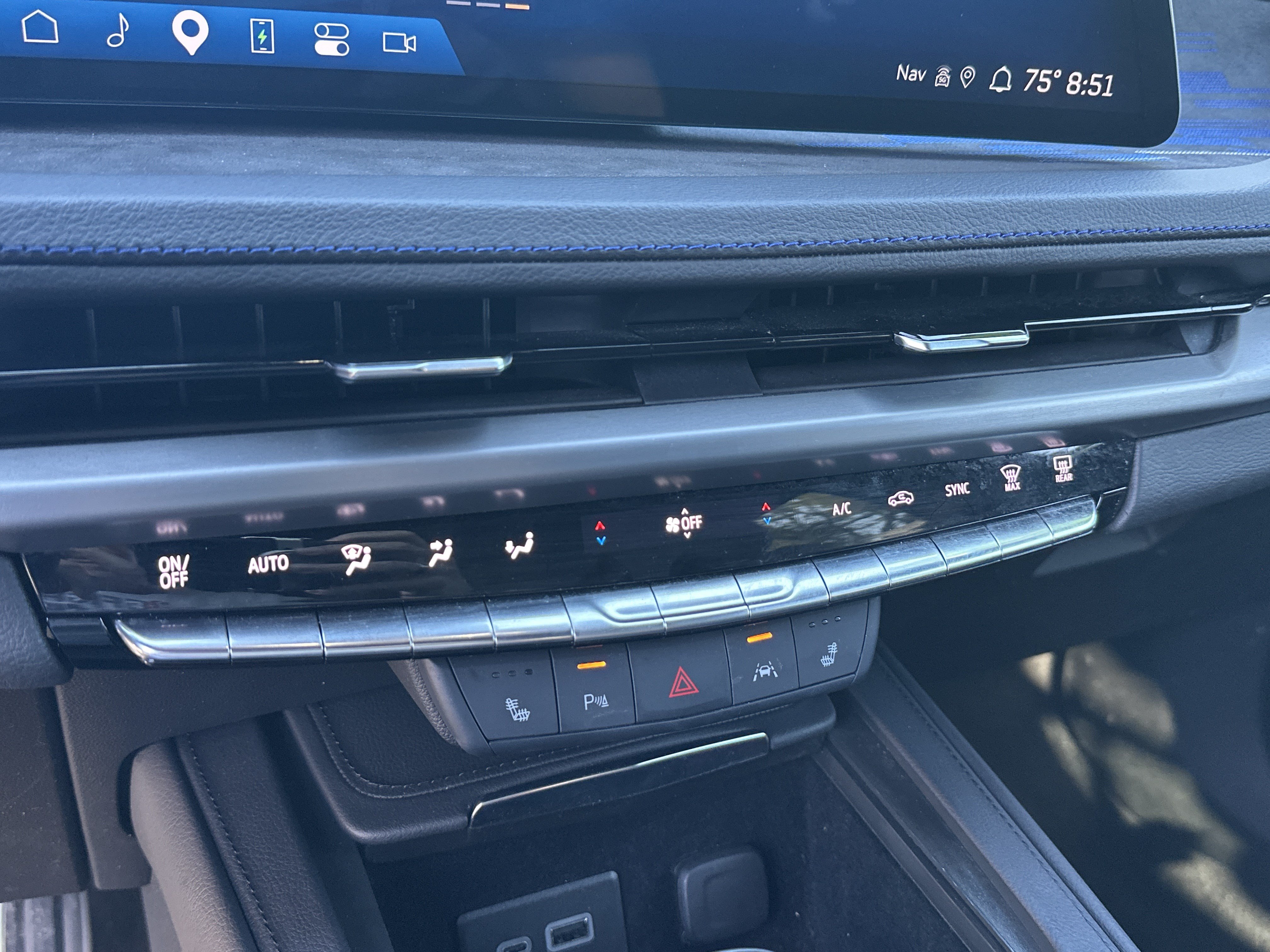 Used 2024 Cadillac XT4 Sport w/ Active Safety Package AWD/4WD image 28