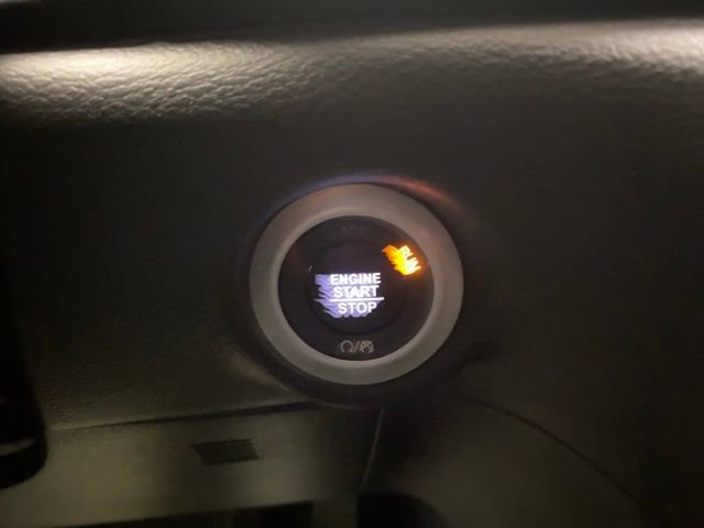 Used 2019 Chrysler Pacifica Touring-L Plus w/ S Appearance Package image 18