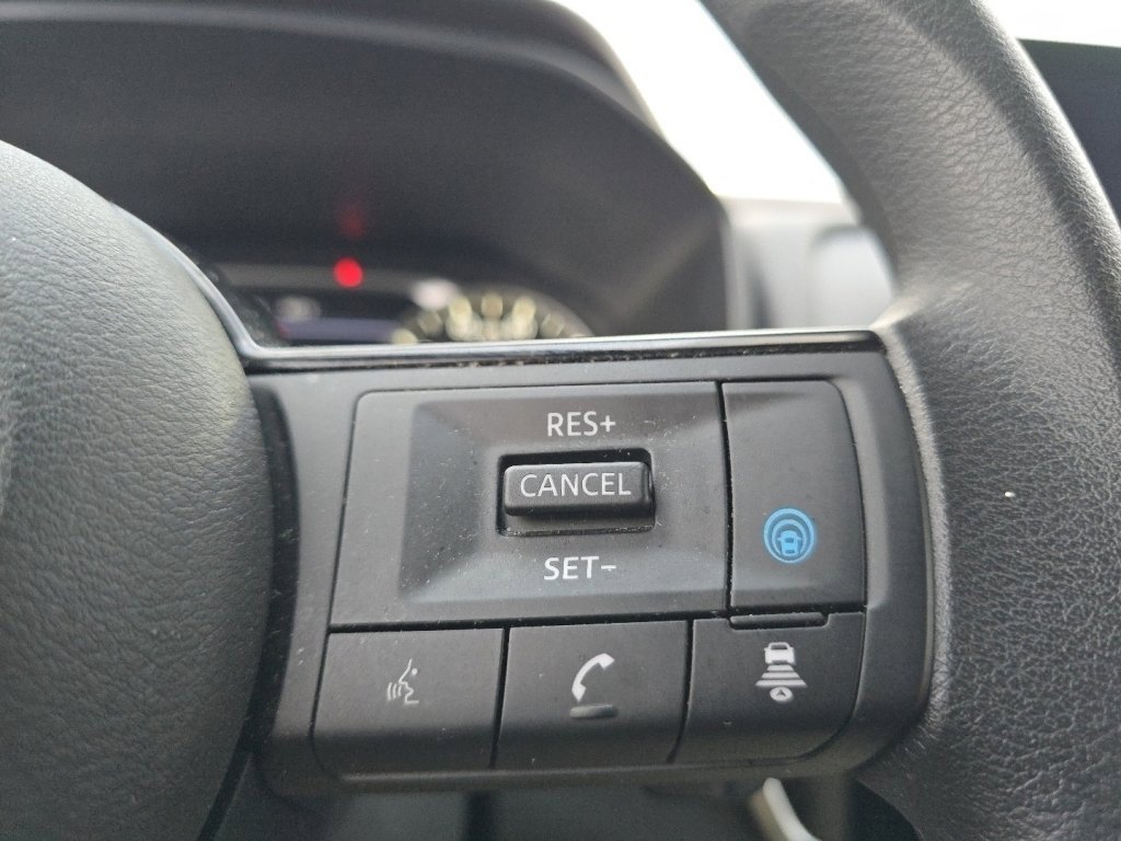 Used 2022 Nissan Rogue SV image 10