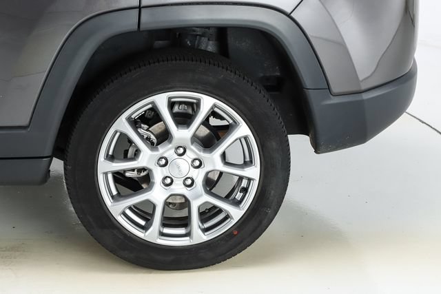 Used 2022 Jeep Compass Latitude AWD/4WD image 8