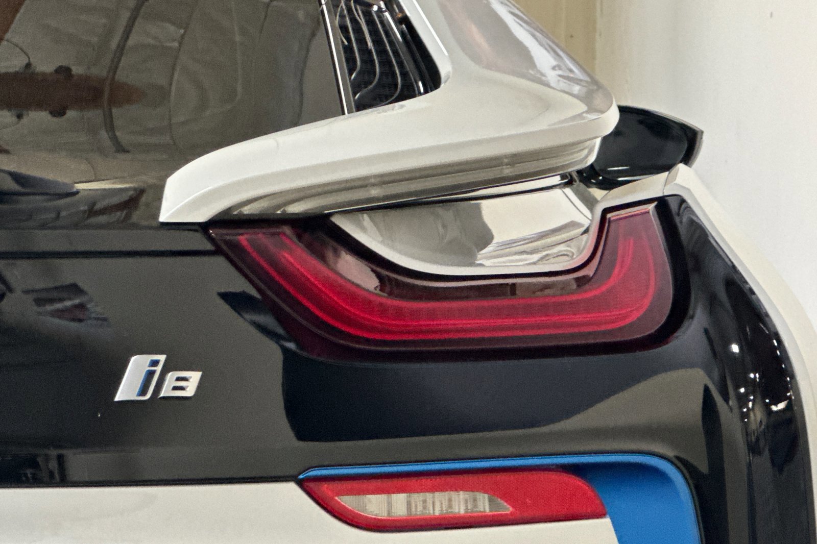 Used 2020 BMW i8 Coupe image 53