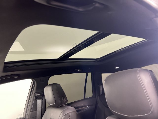 Certified 2025 Cadillac XT6 Sport w/ Technology Package AWD/4WD image 19