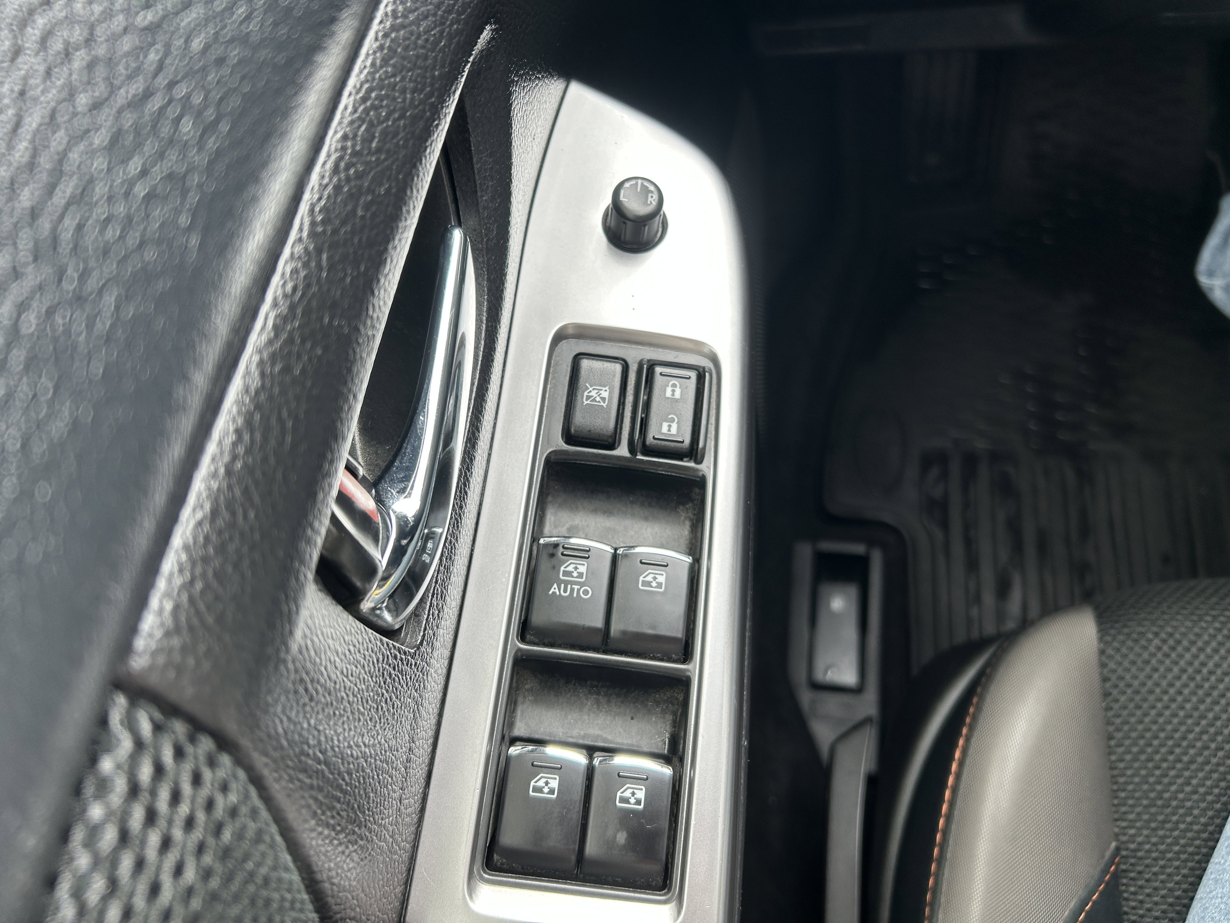 Used 2017 Subaru Crosstrek 2.0i Premium image 17